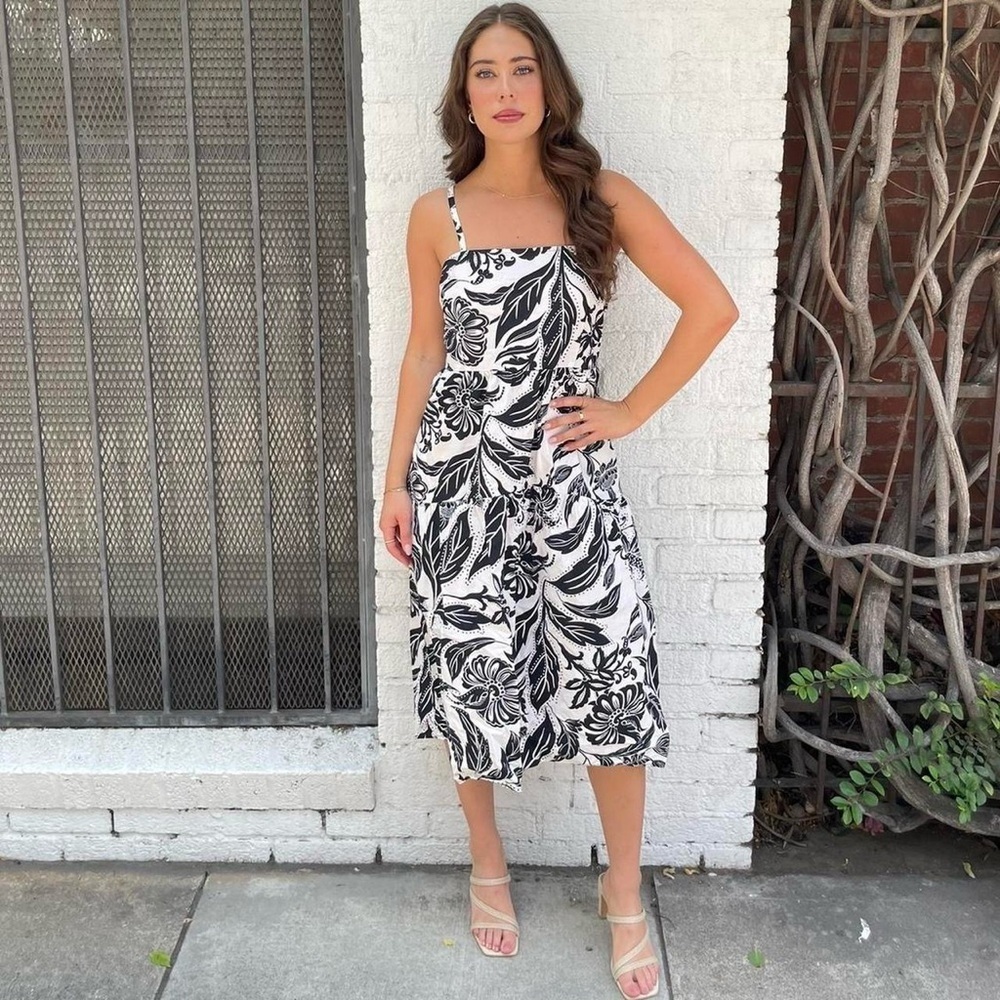 Classy White and black bohemian floral midi dress sz L